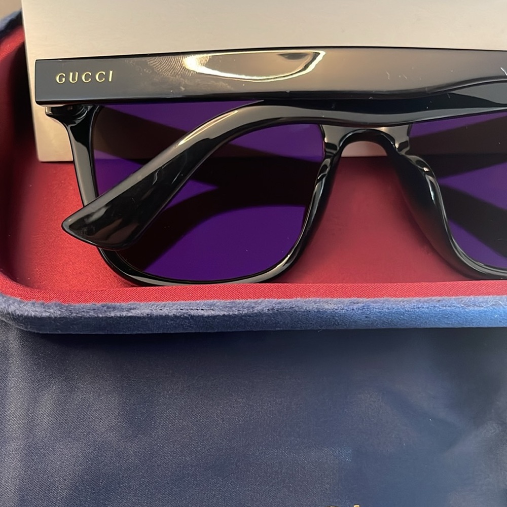 NIB GUCCI SUNGLASSES 🕶️ - Picture 3 of 4